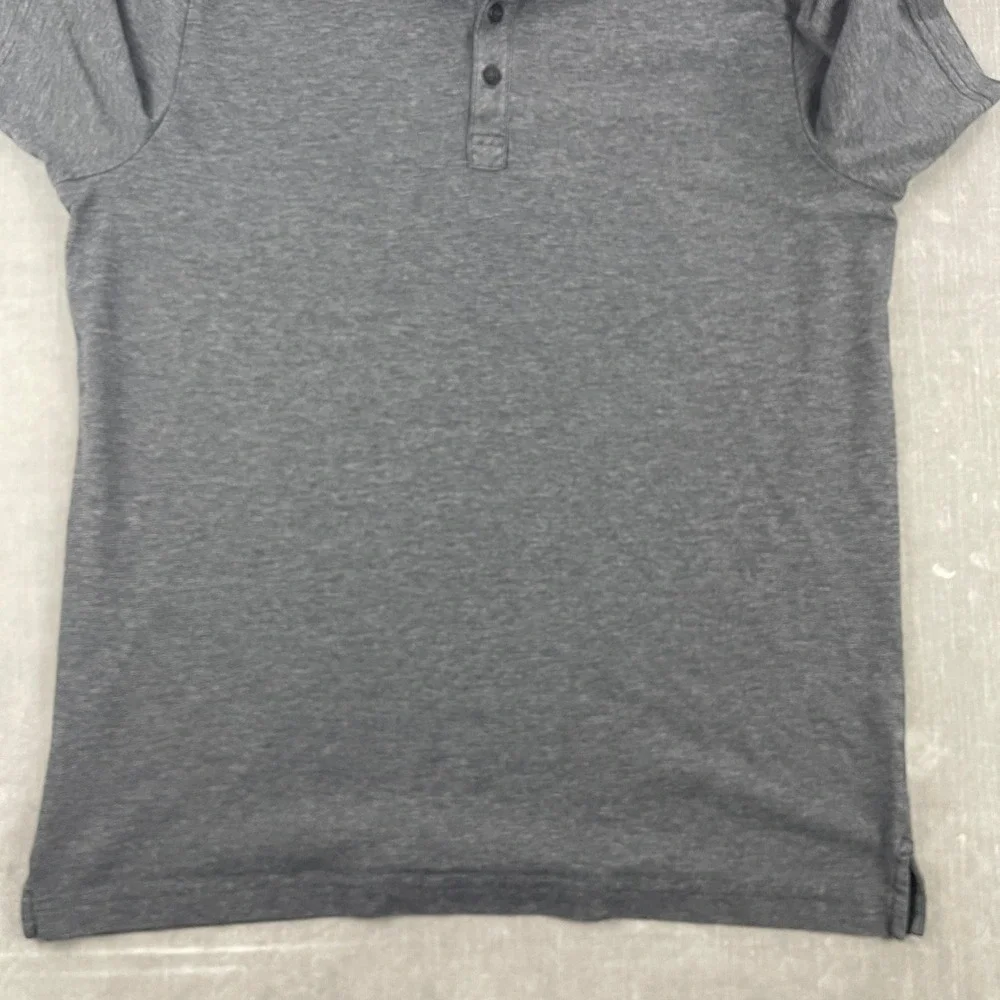 TravisMathew Mens XL Charcoal Gray Polo Shirt Heathered Short Sleeve Logo